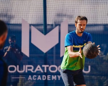 medvedev tennis mouratoglou
