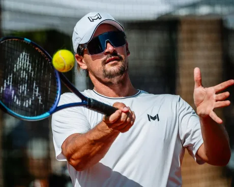 joueur tennis académie mouratoglou french riviera volée de coup droit lifté