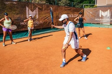 tennis coaching adult beginner mouratoglou
