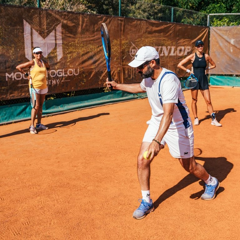 coaching tennis adulte débutant mouratoglou