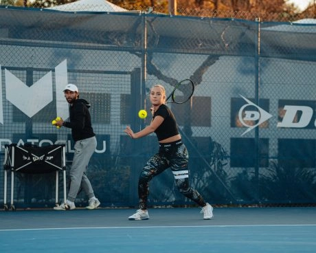 coach night session tennis mouratoglou