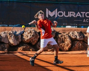 coup droit jeune tennis Mouratoglou