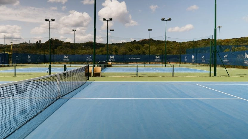  Terrain de tennis en dur à la Mouratoglou Academy