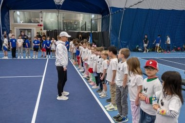 Junior players lined up before tennis training at Mouratoglou Tennis Center Boston